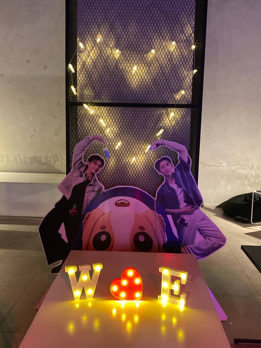 WilliamEstPHOFC's tweet photo. PH Westies are ready! 💪🏻💙❤️

Always with our WilliamEstWesley family standee 🫶🏻

#YouManiacSeriesEP6 https://t.co/TPMjdNFAd9