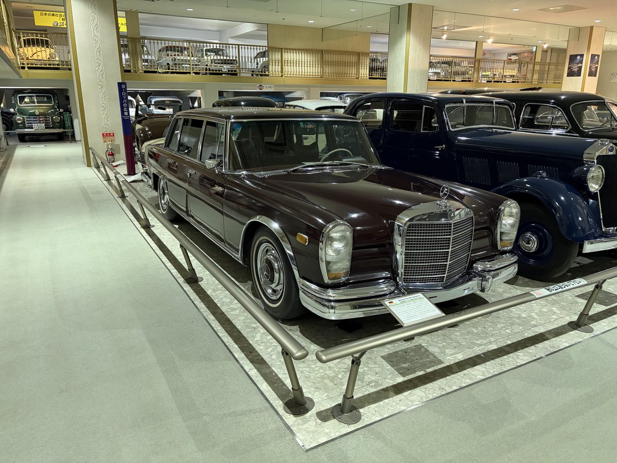 C3199286's tweet photo. クラシックカーとかホンマに全然わからんけどこのベンツはかっこよかった https://t.co/5R2coDbxXe