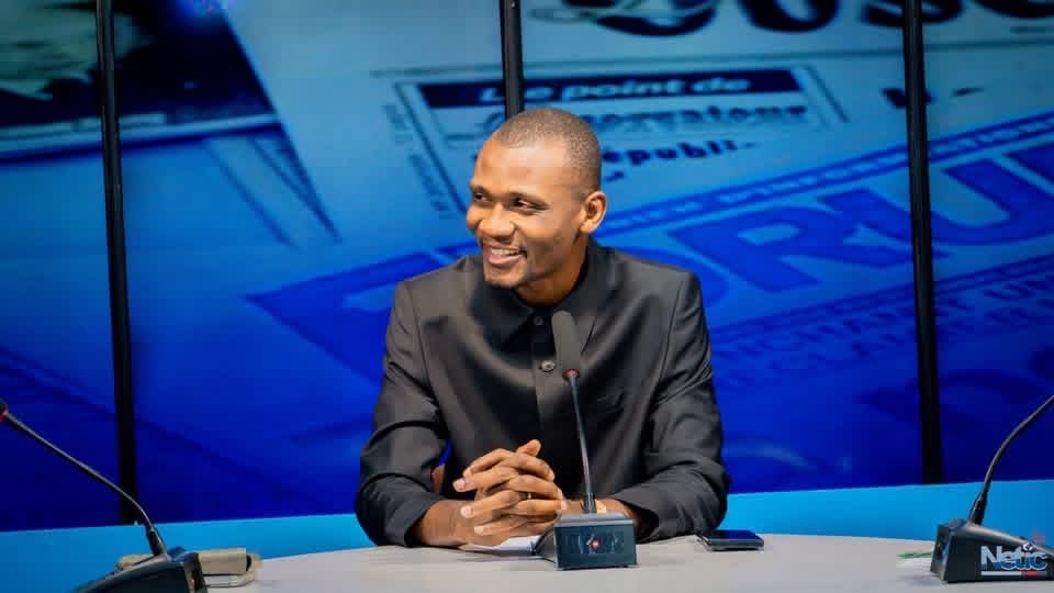 NimiVictoire's tweet photo. La Rédaction de NETIC NEWS et NETIC NEWS TV porte à la connaissance de l'opinion que son Directeur Général Gauthier SEY TSHIANG  ne fait plus signe de vie ce samedi 3 octobre 2026 depuis 11heures alors qu'il est sorti de domicile. 
Il est détenu au Parquet de Gombe. https://t.co/eikk3BIDhP