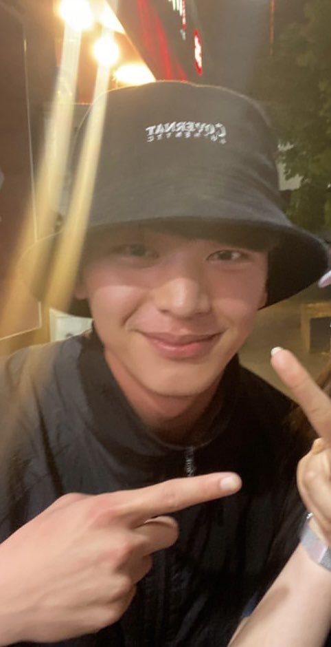 HolyMolyYook tweet picture