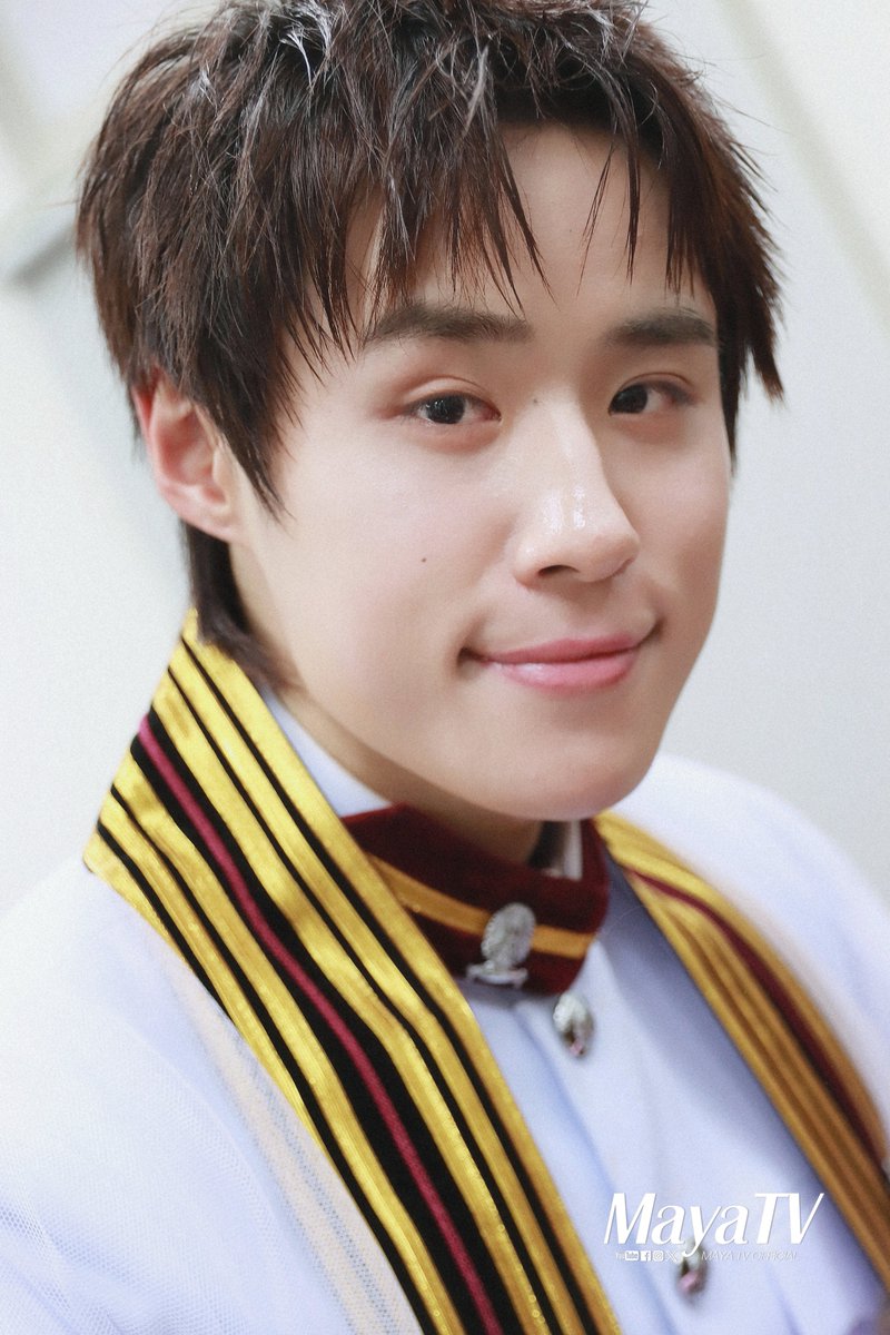 mayaonline2002's tweet photo. PHOTO SET #MAYATVOFFICIAL | “นัท ธนัท” #nnutdan กับอีกหนึ่งวันแห่งความภาคภูมิใจ #GraduateNutdan 💐🎓

Interview📽🔗https://t.co/9b2pSUamUV

CELEBRATING NUTDAN

#LYKN https://t.co/cnCVuodR0M