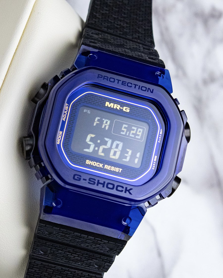 aBlogtoWatch's tweet photo. The G-SHOCK MR-G MRGD5000 is the most expensive G-SHOCK ever made 🤯

Coming in at a whopping 80,000, the MRGD5000 is limited to just 20 pieces and features a full sapphire case engineered to legendary G-SHOCK durability — something G-SHOCK inventor Kikuo Ibe has wanted to do for years.

It’s sheer material-defying spectacle, and Sean has the full story over on aBlogtoWatch. 

https://t.co/LkLyymz8ds