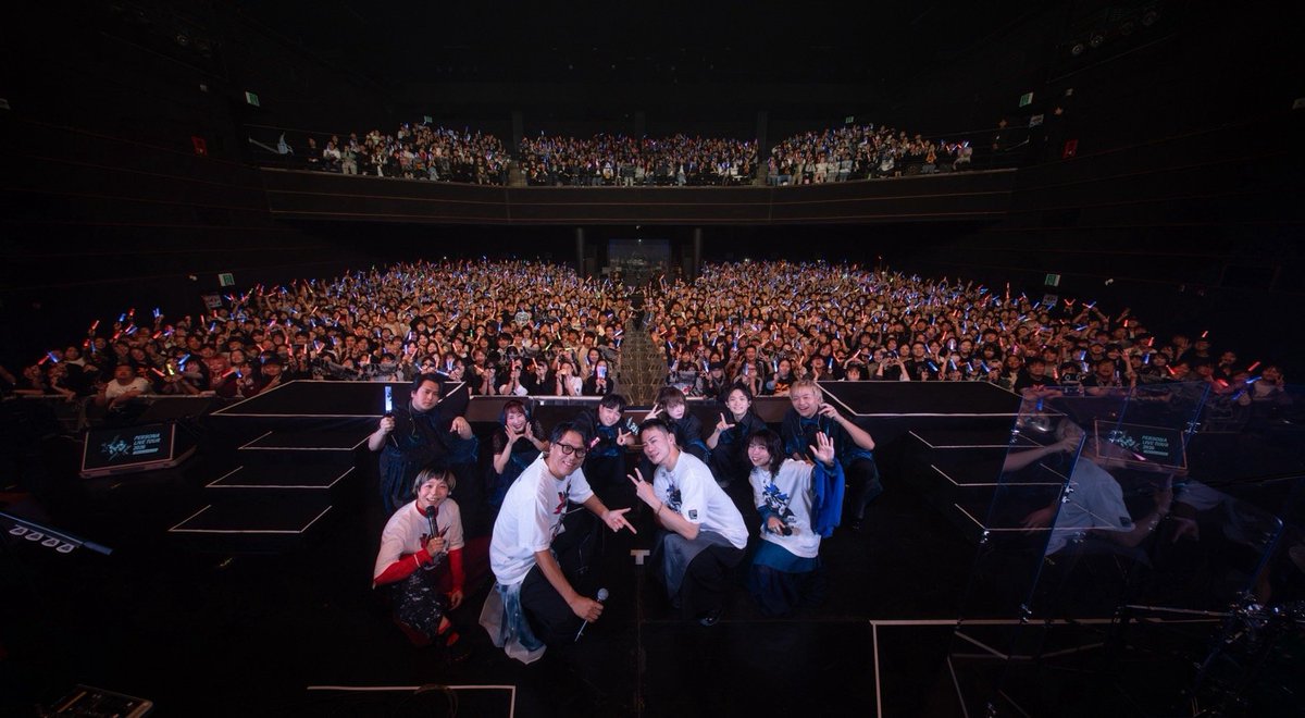 takuromatsumot's tweet photo. PERSONA LIVE TOUR 2026 -Resonance-
韓国公演
昼/夜ともに爆裂に完。
ベース/バンドマスターでした

色々なドラマがあった旅だったけど、
猛烈なシンガロングを聞けて一安心。
紡いだストーリーを、絶やさず最後まで駆け抜けねばと再認識できました

ありがとうございました

#PLT2026 #ペルライ https://t.co/rscPYTSXih