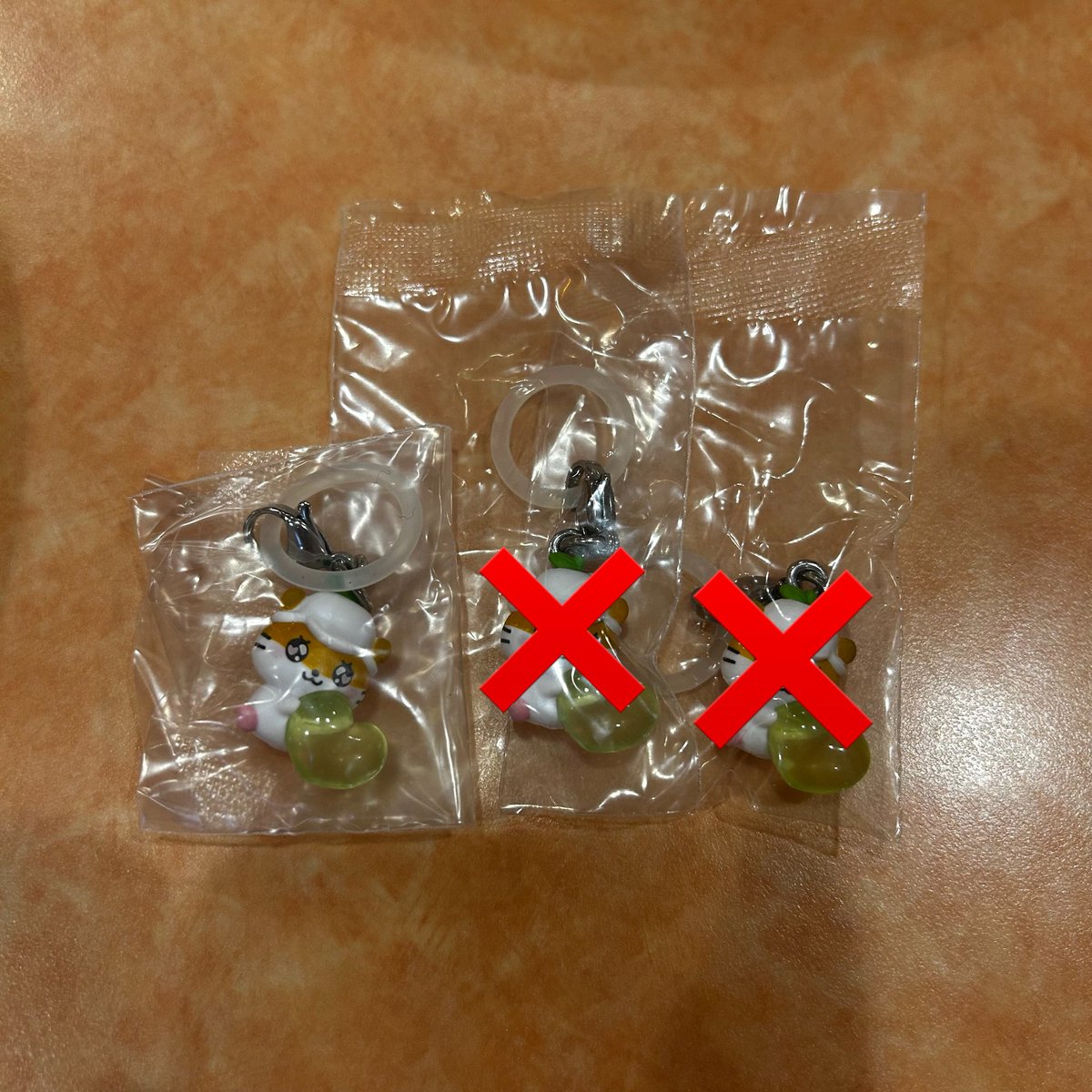 niku_bi's tweet photo. サンリオ キャラクターズ エモきゅん2 えもきゅん めじるしアクセサリー 交換

譲 コロコロクリリン 

求 しろうさ

郵送にて交換希望
お声がけお待ちしております😭😭 https://t.co/NdTVm5sMH7