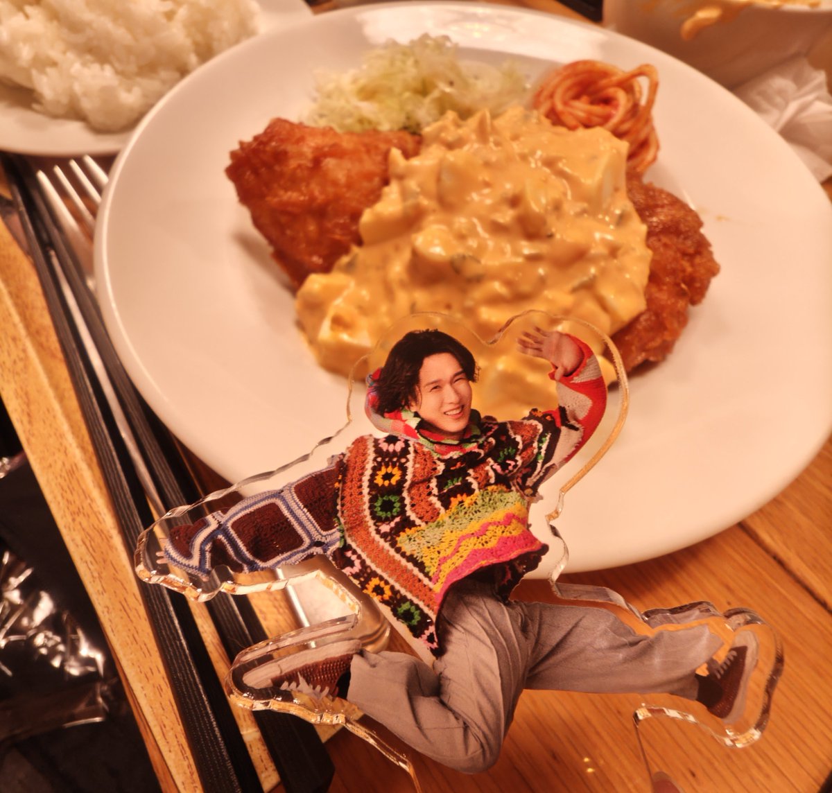 utaryum4776's tweet photo. あとちゃんと撮れてるやつ
『チキン南蛮と楽しそうな田村心くん』 https://t.co/GYEyw3S0wy
