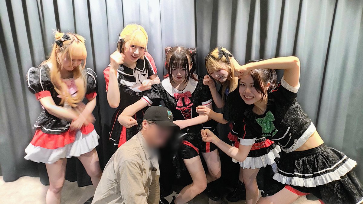 jin1968takeru's tweet photo. 9/11 📍新宿DHNoA

アイドルたちに囲まれて
フルボッコにされる🤕

🤣🤣🤣

 #ベリノイ  #VariaNoise 

別垢にあげたけど改めて https://t.co/PwtccHefBl