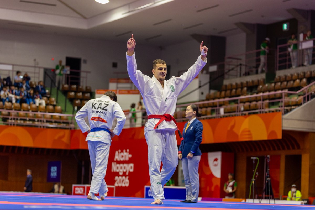 Saudi_Gazette's tweet photo. 🇸🇦🥇 GOLD AT HIS FIRST ASIAN GAMES!

Saudi Arabia’s Abdullah Nada claims jiu-jitsu gold in the men’s -85kg category after defeating Kazakhstan’s Miri Kabdulayev 7-0 at #Nagoya2026. https://t.co/mApNqErtxu