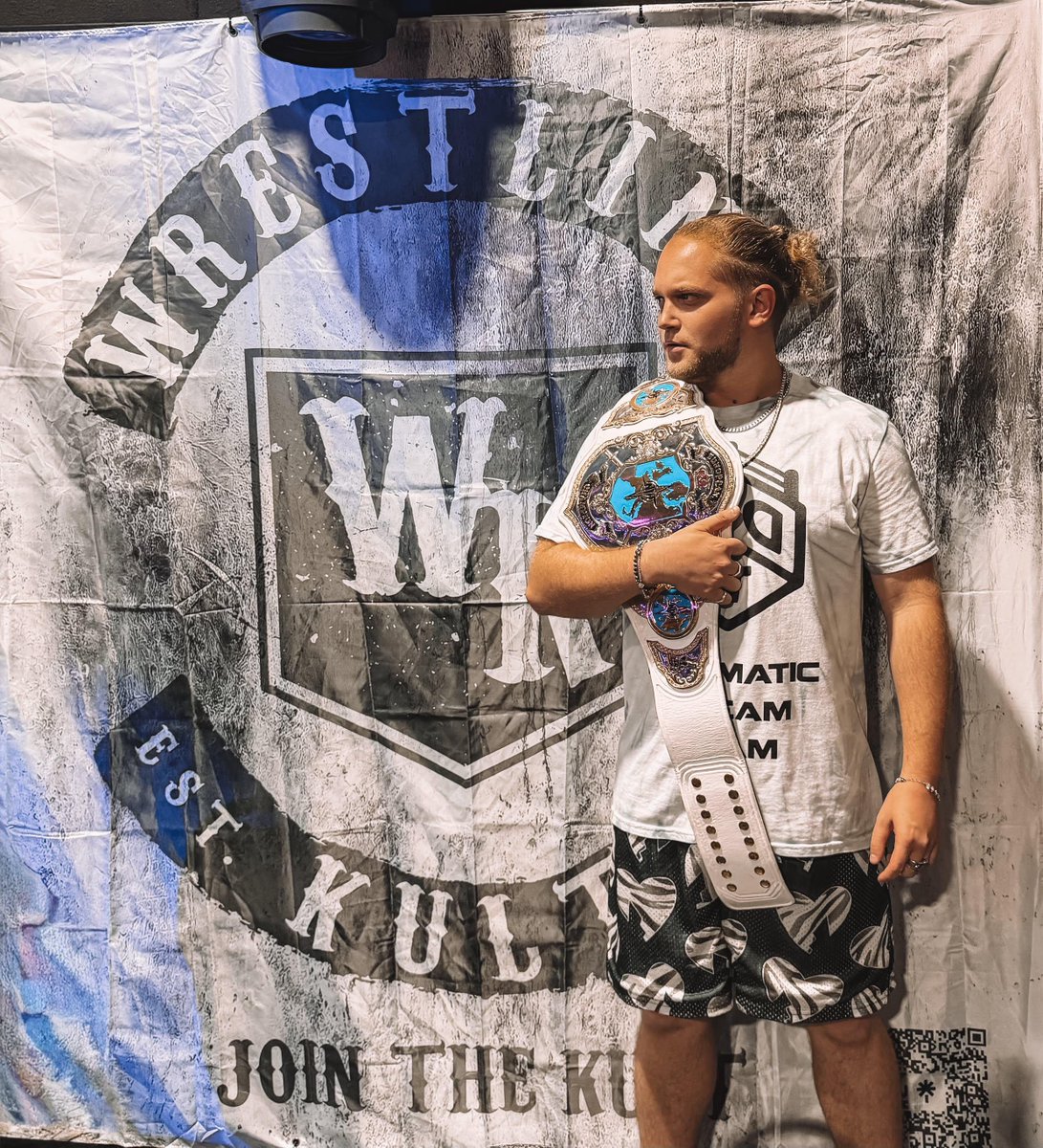 NFWCATCH's tweet photo. Le champion parcourt l'Europe🌍

 aujourd'hui, défense du titre européen en Allemagne à la @WrestlingKult16 🇩🇪🤝🇫🇷 https://t.co/CFBxhx91tq