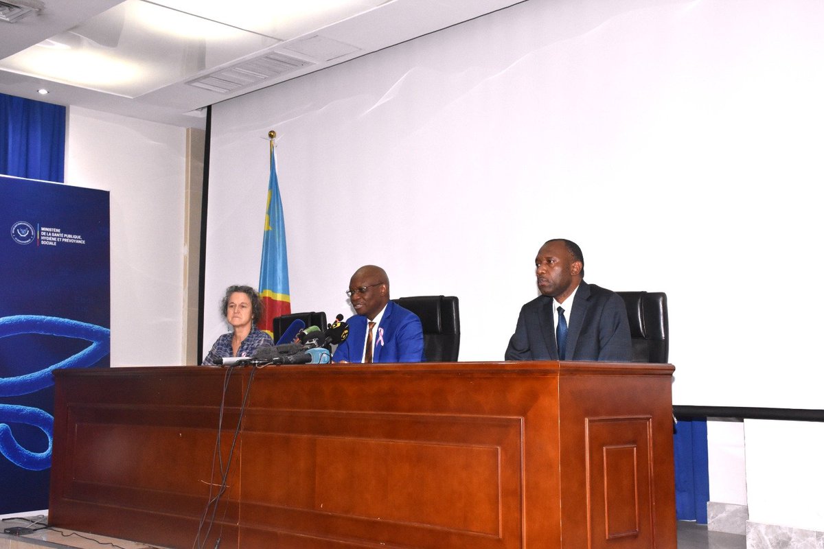 Insprdc's tweet photo. 🦠 #RDC🇨🇩 | #RIPOSTE EBOLA : LA SITUATION SOUS CONTRÔLE, LA VIGILANCE MAINTENUE. 

📍 Kinshasa, 2 octobre 2026.

Lors d’un point de presse, le Ministre de la Santé, le DG de l’#INSP, @Dr Mwamba Kazadi Dieudonné, et la Représentante de l’#OMS en #RDC ont fait le point sur l’évolution de la Maladie à Virus Ebola.

🔬 Coordonnateur de la riposte, l’#INSP assure la coordination stratégique multisectorielle et veille à l’alignement des interventions des partenaires sur les priorités nationales.

Cette gouvernance repose sur un principe structurant : un seul plan, un seul budget, une seule coordination, pour renforcer la cohérence, la complémentarité et la traçabilité des actions.

La situation étant sous contrôle, les équipes restent pleinement mobilisées sur le terrain pour renforcer la surveillance épidémiologique, le suivi des contacts, la prise en charge, la prévention et contrôle des infections ainsi que l’engagement communautaire.

➡️ Sous contrôle ne signifie pas fin de la riposte. La vigilance et la mobilisation restent essentielles jusqu’à l’interruption durable de la transmission.

#RDC #Ebola #INSP #RiposteEbola #SantéPublique
@Presidence_RDC @PrimatureRDC @MinSanteRDC