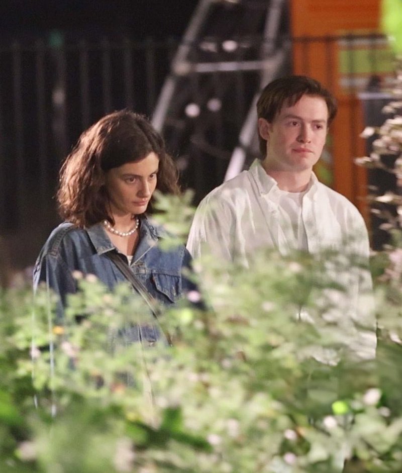 dailykitconnor's tweet photo. kit connor and diana silvers on the set of "prǝppy" in central park.

the scene filmed is the most crucial and shocking of the movie. the scene of the murder of jennifer levin. https://t.co/qlOyDApo09