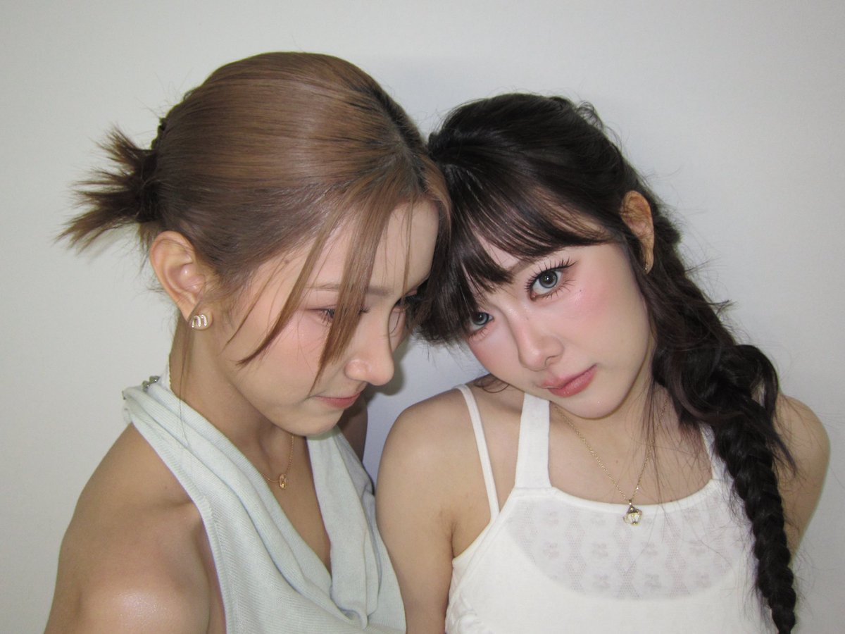 mewnich__'s tweet photo. วันนี้ขอบคุณทุกคนมากๆเลยนะค้าที่มาหากันนเดินทางลำบากกันแย่เลยย วันนี้มันมีความหมายกับพวกเรามากๆๆๆๆๆๆเลยยยย อยากใช่เวลากับทุกคนนานๆเลยย ใครอ่านนิยายละมาคุยกันนหนูจะเริ่มอ่านแล้ววว

JAOYINGMEWNICH STORY BEGINS
#GMMTVFANIVAL2026HappyFamilyxJYM https://t.co/wlVZ7nZ8BK