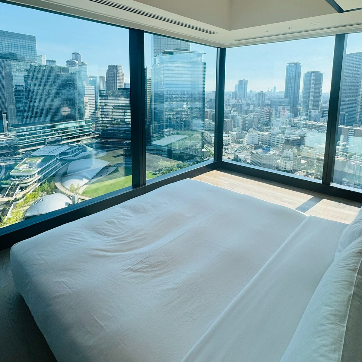 HiltonDadJP's tweet photo. 🇯🇵 Planning a Hilton stay in Japan?

I’m a Japan-based Hilton Diamond dad sharing the details hotel websites can’t tell you:
🏨 real stays &amp; room views
💎 upgrades
🍳 breakfast &amp; lounges
💰 points vs cash
👨‍👩‍👧 family tips
🚆 local access
All photos are mine. Start here ↓ https://t.co/4AYSiChEEC