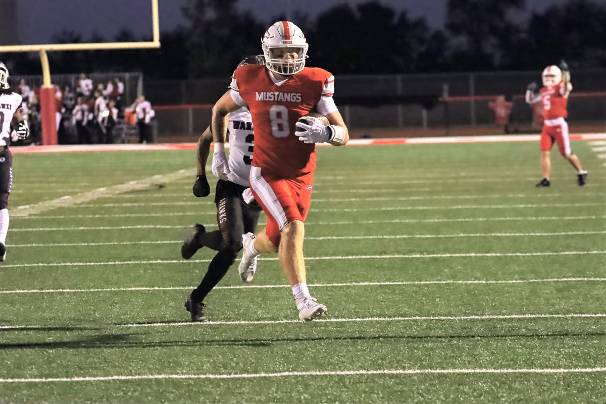 icaree__'s tweet photo. DCG Mustangs Wyatt Valenta Homecoming TD
 DCG 55 - Waterloo West 14
@dcgfootball https://t.co/COOwm6nV6e
