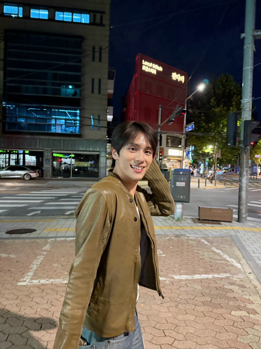wildblue_ykme's tweet photo. [COKI]

韓国いってきたよ〜

#WILDBLUE #山下幸輝 #COKI https://t.co/xLkJ5WHUV8