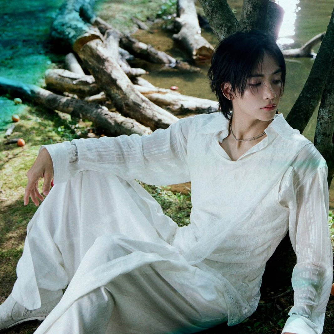 TheePopCore's tweet photo. Happy 31st Birthday to the extremely talented, gifted, charming, handsome, elegant, gentle, humble, kind, lovable, angelic and dazzling prince Jeonghan of SEVENTEEN! https://t.co/UkXBaaU0In