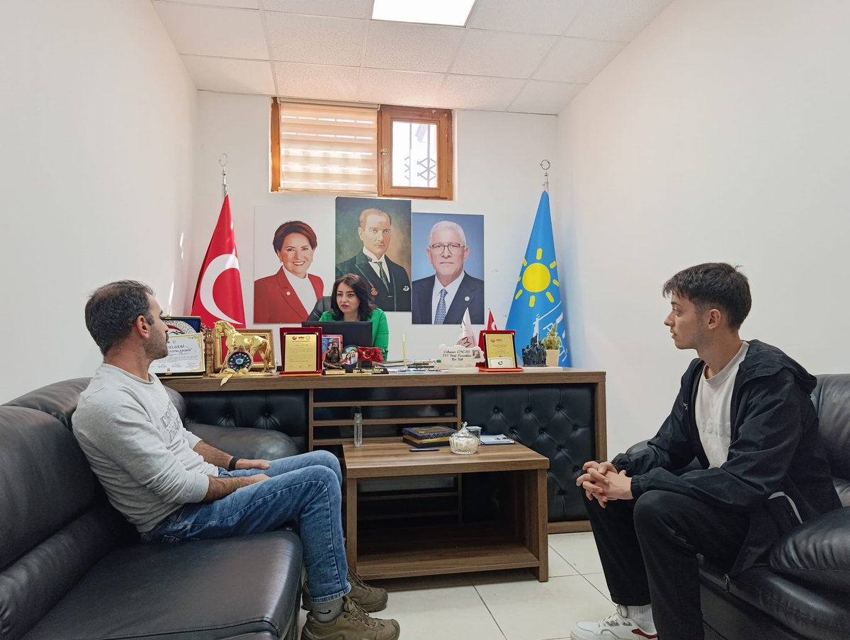 CihanurOncar's tweet photo. İlçemize gelen her kıymetlimizi dinliyor, taleplerine çözüm üretmek için gayret ediyoruz.Çünkü biz biliyoruz; Değer vermek, dinlemekle; siyaset ise çözüm üretmekle başlar.

İYİ Parti’nin olduğu yerde umutsuzluğa yer yok.

Dinliyoruz, sahip çıkıyoruz, çözüm için çalışıyoruz. ☀️🇹🇷 https://t.co/MQFtkSbFvv