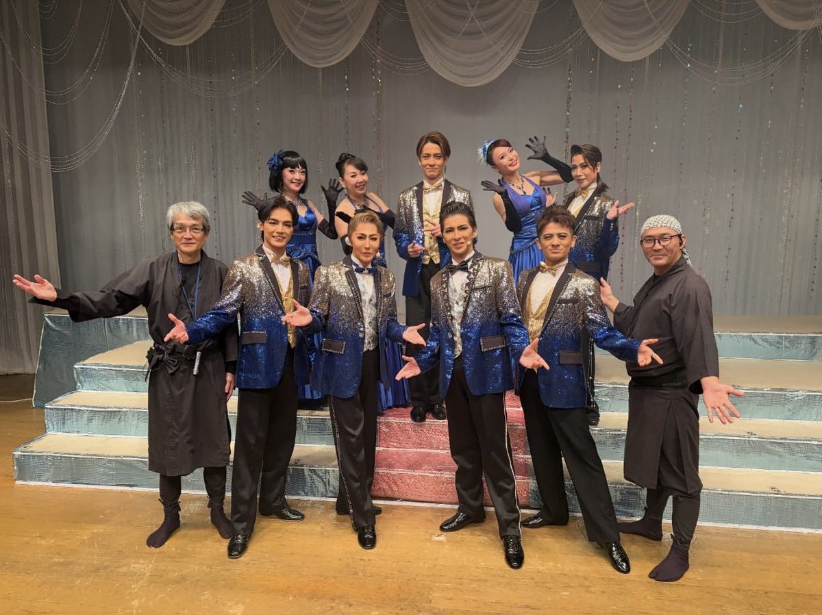 yoshi_urano's tweet photo. Fabulous Revue Boys in 康楽館
秋のおどり「リバイブ〜ノスタルジック昭和〜」

無事に初日の幕を開ける事ができました‼️
「夏のおどり」の千穐楽から1週間。。。
怒涛のスケジュールの中、康楽館の皆さんと共に全く違うショーに✨
初日からたくさんの方にご観劇頂き感謝の気持ちでいっぱいです😆 https://t.co/6DTTiRBSL9