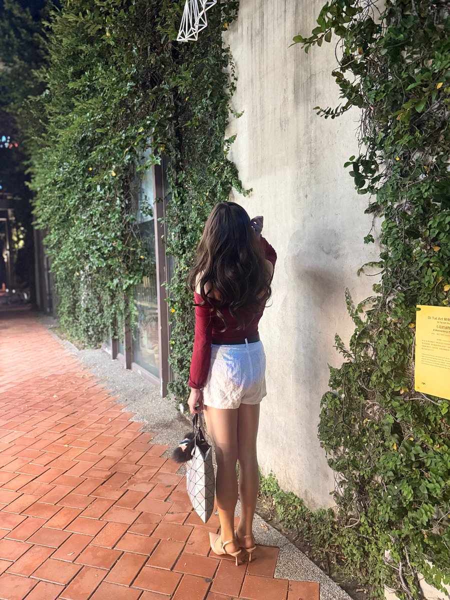 nanaa11313's tweet photo. 連續兩週 駁二報到🖤
#高雄 #駁二 #偽娘 https://t.co/8RQ5eJQAnf