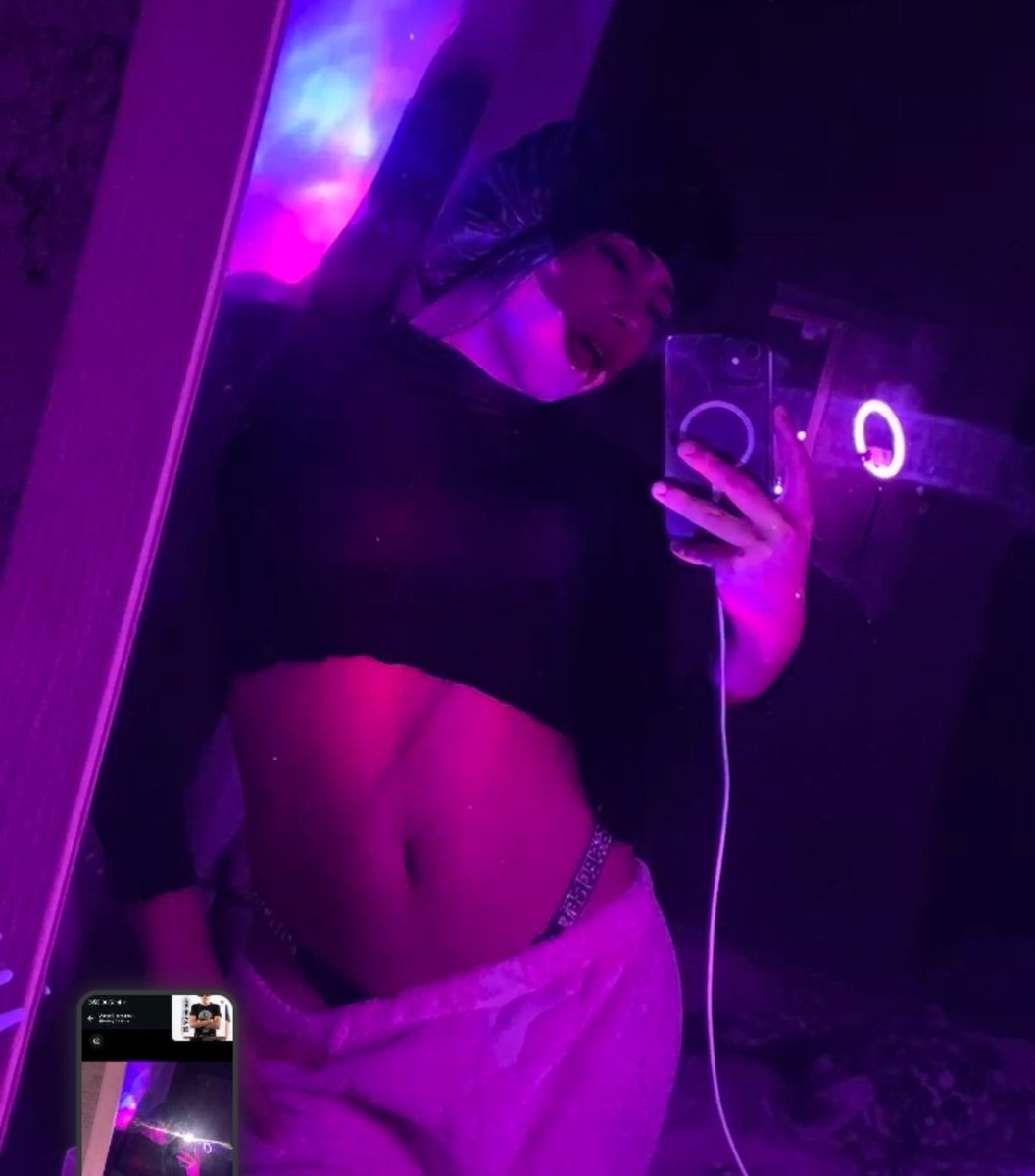 Danielanfn9's tweet photo. Hola mis amores contenido disponible ✅️ 🔞 https://t.co/3Xbj0gI6kw