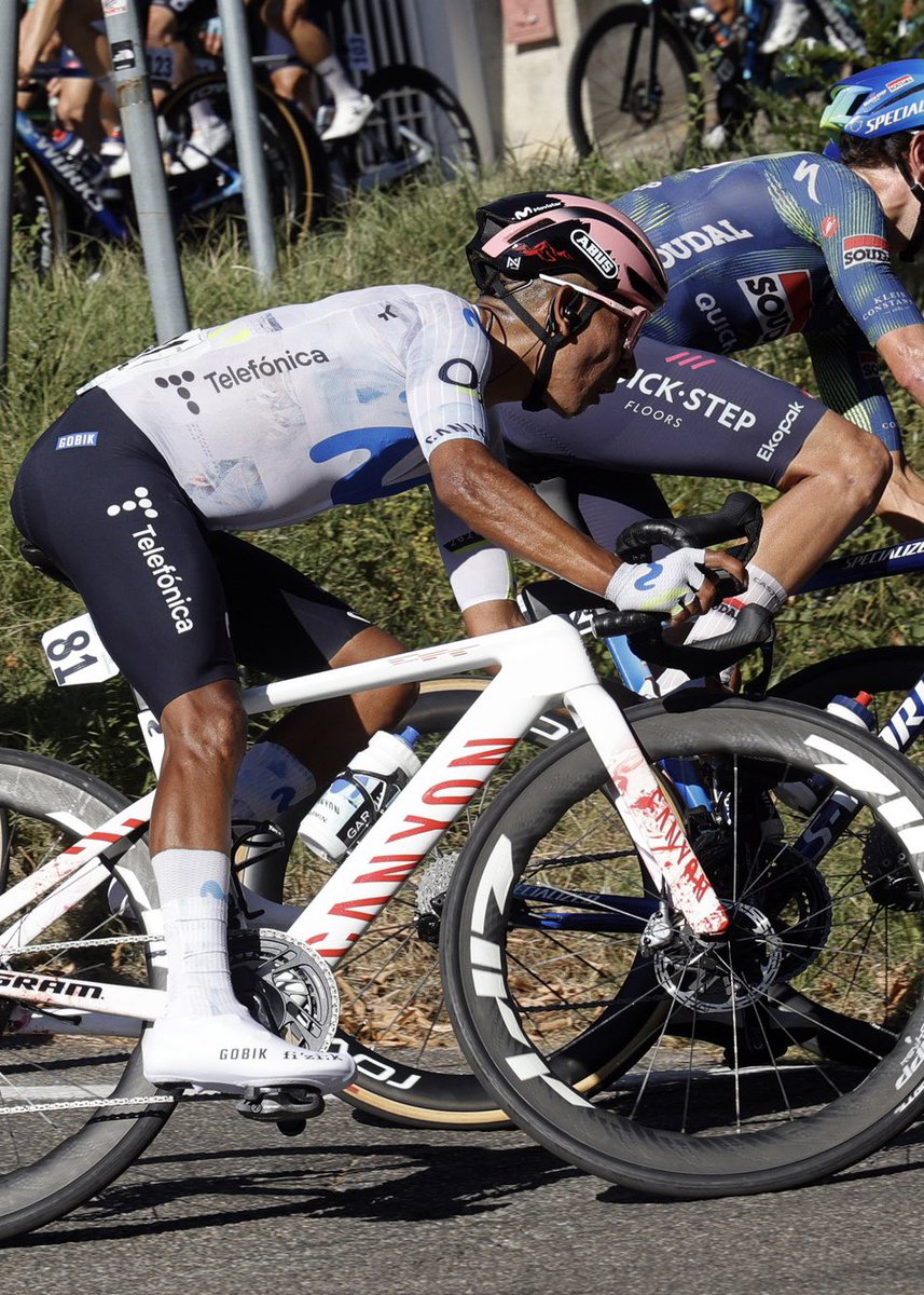 Movistar_Team's tweet photo. 🇨🇴 La última carrera de una leyenda del ciclismo. La última carrera de Nairo Quintana.

Ⓜ️ Ha sido un placer tenerte durante todos estos años en nuestro equipo y un honor haber conseguido tantas cosas juntos.

🙏 Gracias por tanto, campeón.

#RodamosJuntos | @movistar_es https://t.co/8f5QL9nkY3