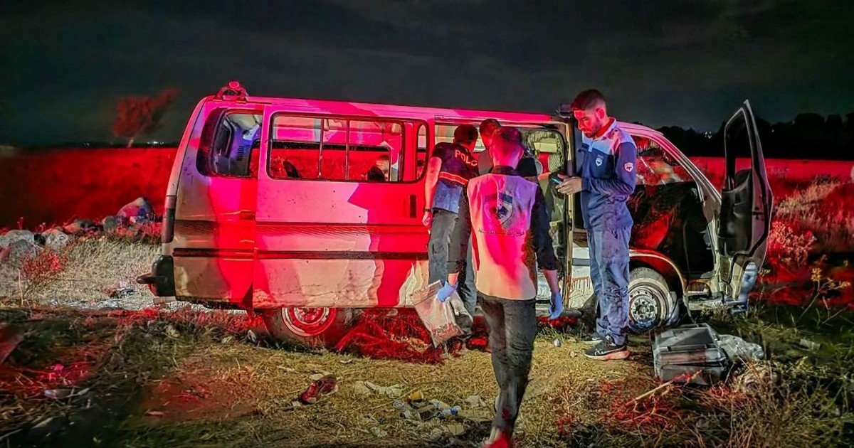 SyriacPress's tweet photo. Syrian Democratic Council condemns the killing of Alawite workers and engineers, says civilians lives must not become hostages to political, security, or sectarian conflicts

#Syria #Homs #Hmoth #Alawite #SectarianViolence #SyrianTransition

https://t.co/RfpFpxmKJa https://t.co/iC4XYgfW6V