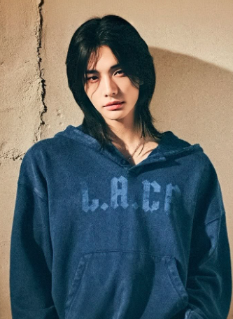 AboutMusicYT's tweet photo. Hyunjin of Stray Kids has the most viewed hashtag for a 4th generation kpop idol on TikTok, generating over 76 billion views. https://t.co/SNvUYiEQUJ
