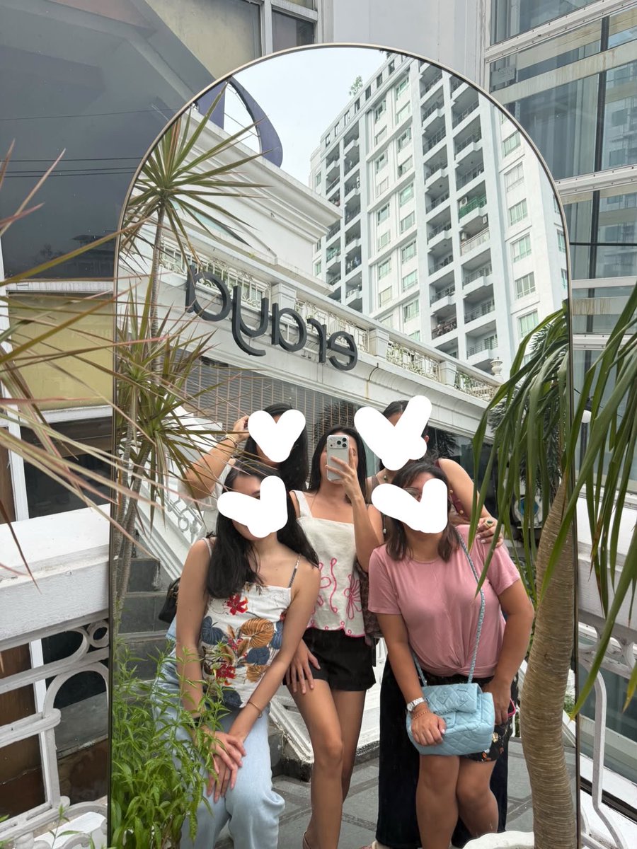 maraiahgwen's tweet photo. I guess eraya will always be our “home” 🤗 https://t.co/zt7xekeSBA
