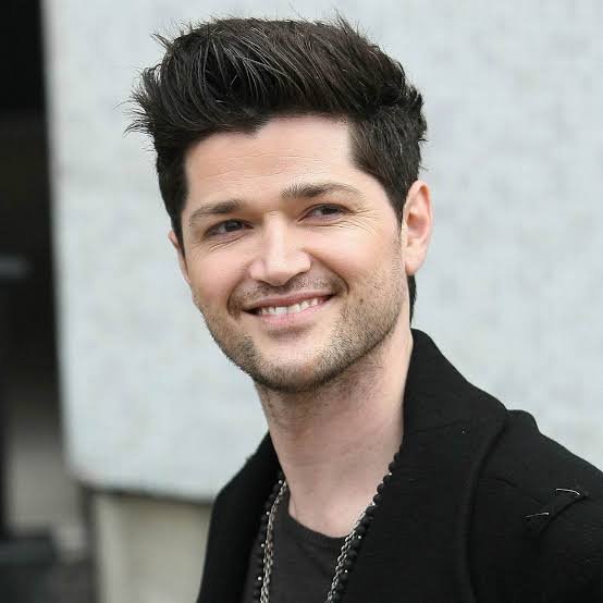 emmakelly2903's tweet photo. Happy birthday Danny my favorite singer songwriter from my favorite band The Script much love Danny have a lovely day get spoiled you deserve it all see you guys next month so Excited @thescript @TheScript_Danny ❤️❤️❤️🍀🇮🇪🎂🎉🎊🥳 https://t.co/65ZP4z8Tal