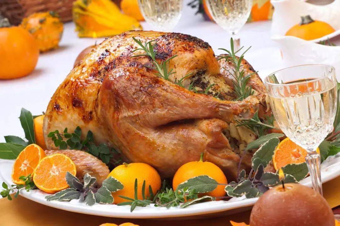WildaMilne2t4's tweet photo. Cena especial de Navidad lista! Pavo jugoso, relleno casero y un postre de turrón delicioso para compartir en familia ， https://t.co/7yNpZ44HfN