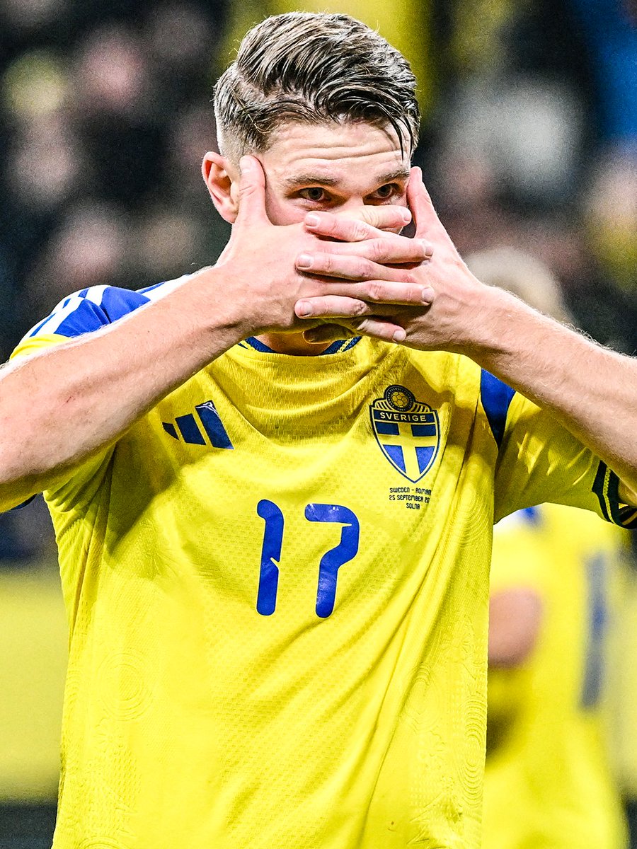 footballontnt's tweet photo. Viktor Gyökeres is the only player in Nations League history to score in six straight games: 

⚽️ vs Estonia 
⚽️ vs Slovakia 
⚽️⚽️⚽️⚽️ vs Azerbaijan 
⚽️ vs Romania 
⚽️ vs Poland 
⚽️ vs Bosnia https://t.co/224sKuDBv6