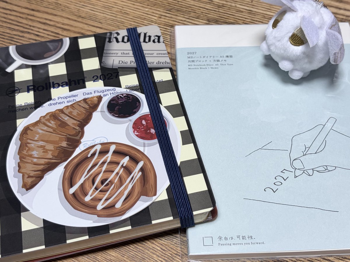 shirano_0's tweet photo. 前から気になってた表紙のロルバーン買えた。
けど手帳はもう別のやつ用意してるから何に使おうかなこれ… https://t.co/moVRgC4kcg