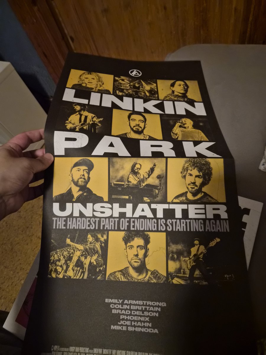 Kenneth_Hawky's tweet photo. Got my first Vinyl today and its a banger of a LP. #linkinpark https://t.co/tjK7U1NRIE