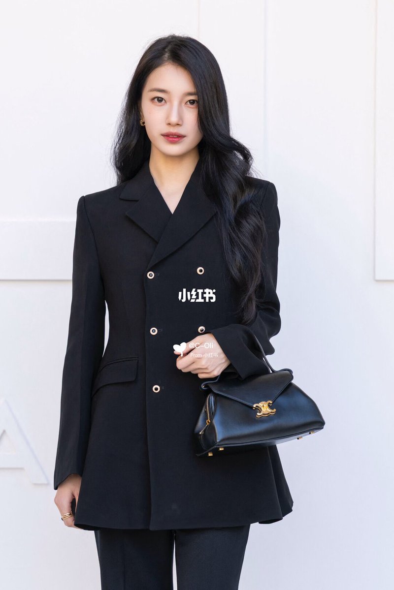 Sandrapui97's tweet photo. [261003] SUZY at CELINE SPRING SUMMER ( Été 2027 ) PARIS FASHION WEEK

BAE CELINE SUZY X PFW27
#SUZYxCelineEte2027
#SUZYxCELINE #CelineEte2027 https://t.co/QJtzUPaCiT