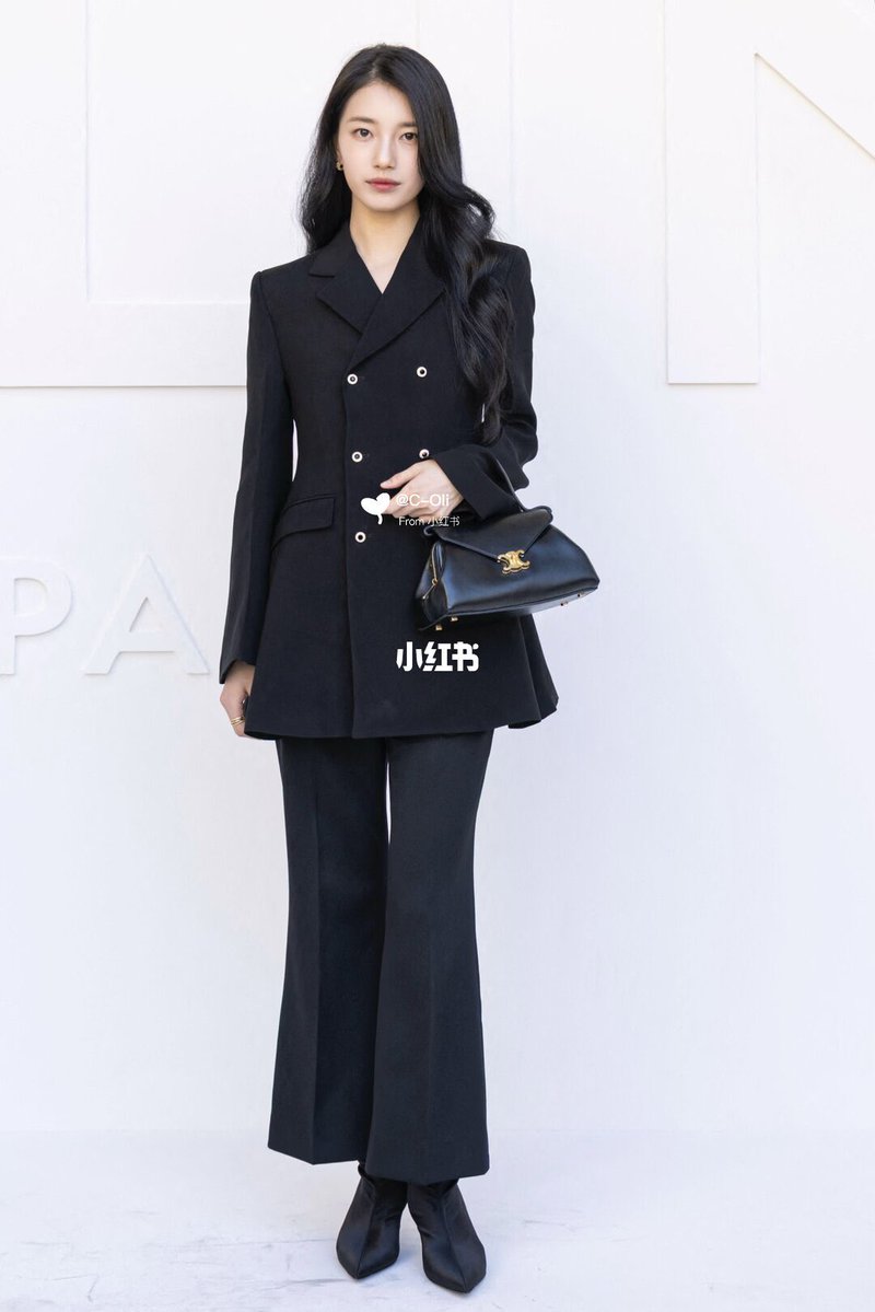 Sandrapui97's tweet photo. [261003] SUZY at CELINE SPRING SUMMER ( Été 2027 ) PARIS FASHION WEEK

BAE CELINE SUZY X PFW27
#SUZYxCelineEte2027
#SUZYxCELINE #CelineEte2027 https://t.co/QJtzUPaCiT