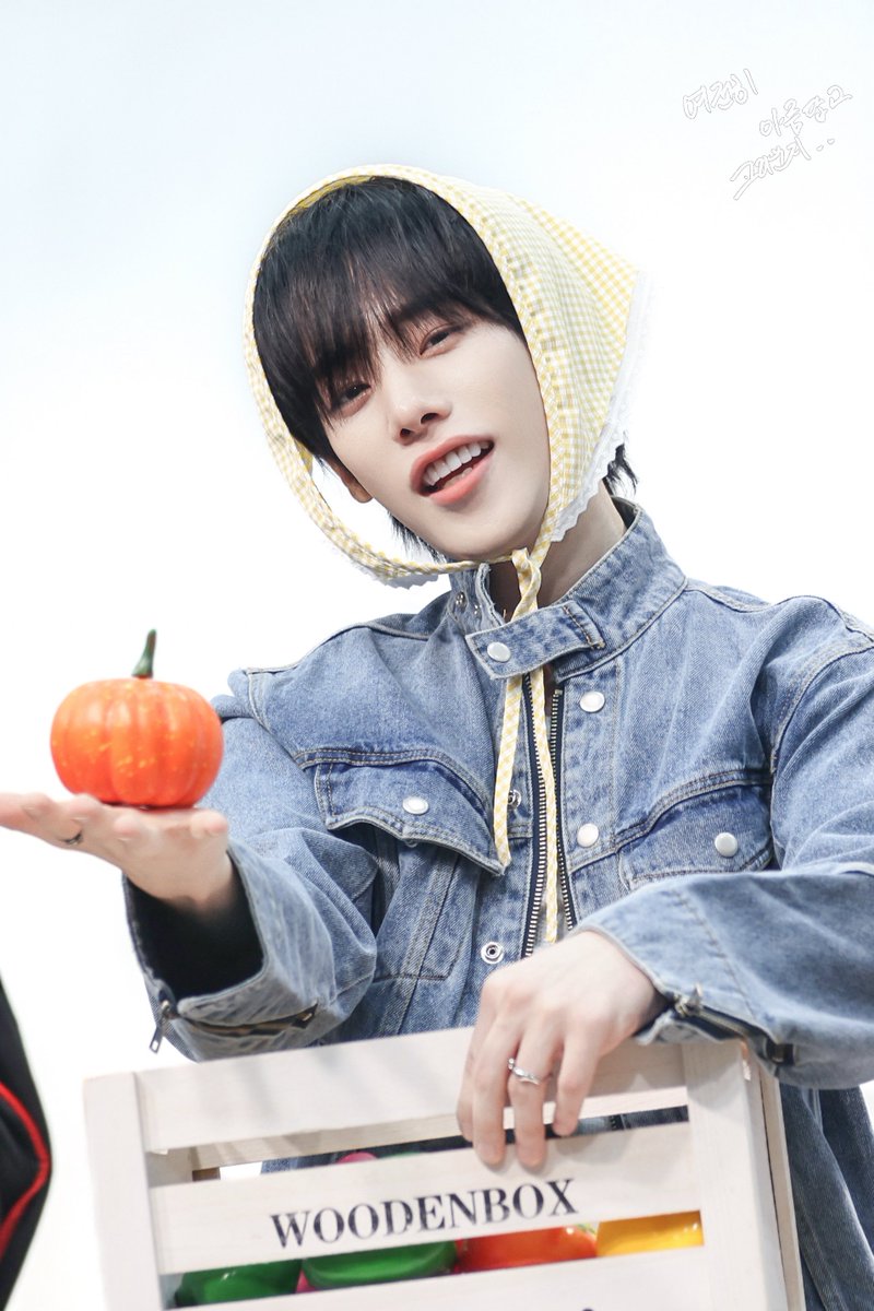 ritawithxen's tweet photo. 261002

#OMEGA_X #오메가엑스
#젠 #XEN https://t.co/r9PMtyuRTq