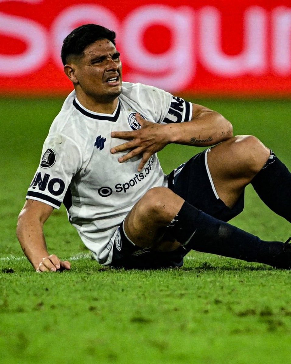 maxpugliese92's tweet photo. 🚨 Maxi Salas se rompió los ligamentos cruzados de la rodilla izquierda. 

➡️ El delantero ya se hizo estudios y su recuperación será de al menos 8 meses.

ℹ️ @CLMerlo https://t.co/ZiB6GRo3fc