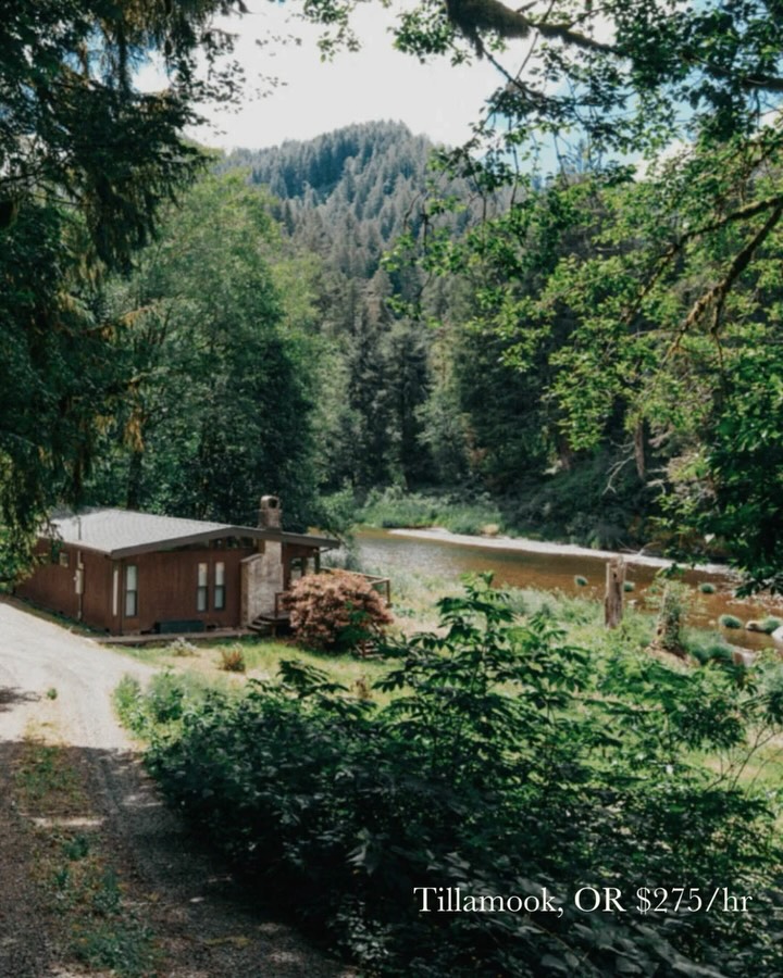 Kathaaa13's tweet photo. How can you choose just one? Find a production-ready space on Homestudiolist and create the vibe that calls to you. For lovers of the granola lifestyle: Dripping Springs, TX, $300/hr, with a horse named Lady. Scottsdale, AZ, $250/hr: pool parties https://t.co/B0ROAd2cMy