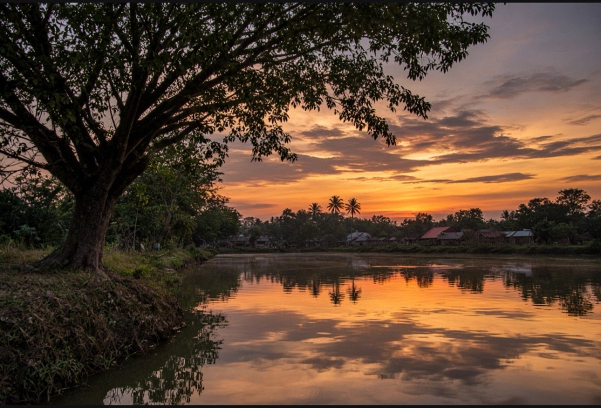 majanova11's tweet photo. Good Evening 🌅

Saturday is folding slowly.  
No Monday yet.  
No leftover rush.

Stay with this last light. https://t.co/SXUhu0eJrh
