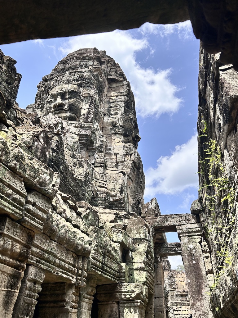 CambodiaNote's tweet photo. バイヨン寺院 https://t.co/lEfwTZO6i1