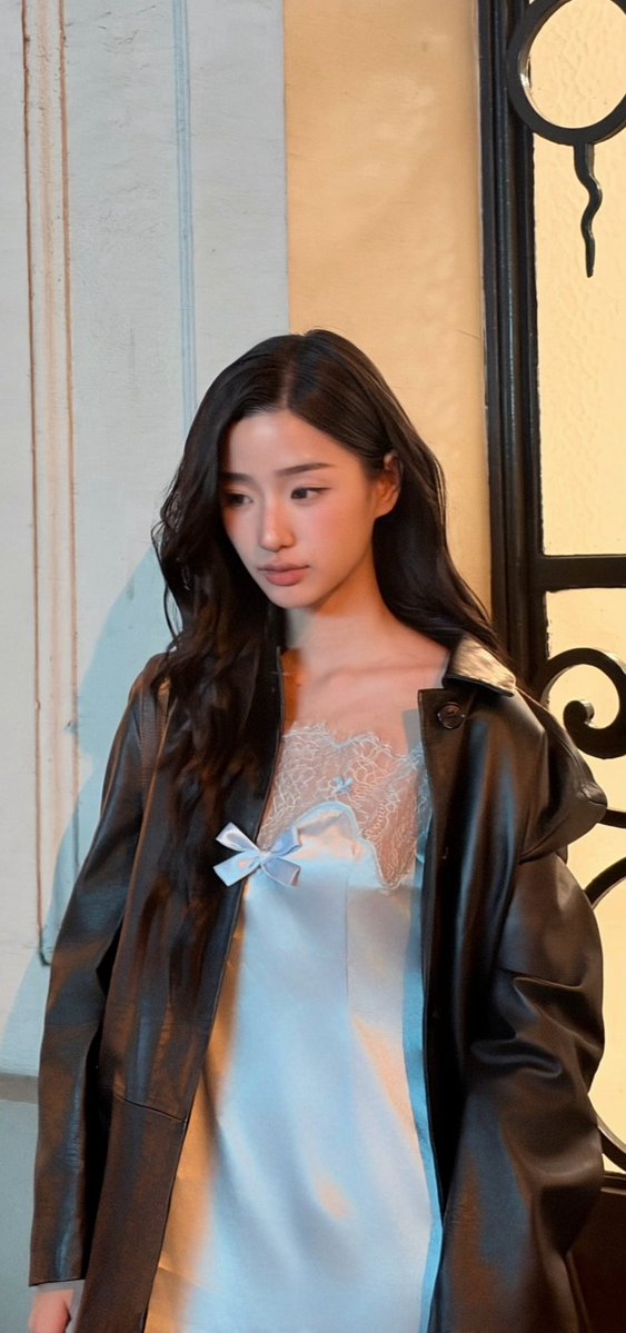 lovelytu_'s tweet photo. There's something in Paris air that day https://t.co/raeUZSiZYl
