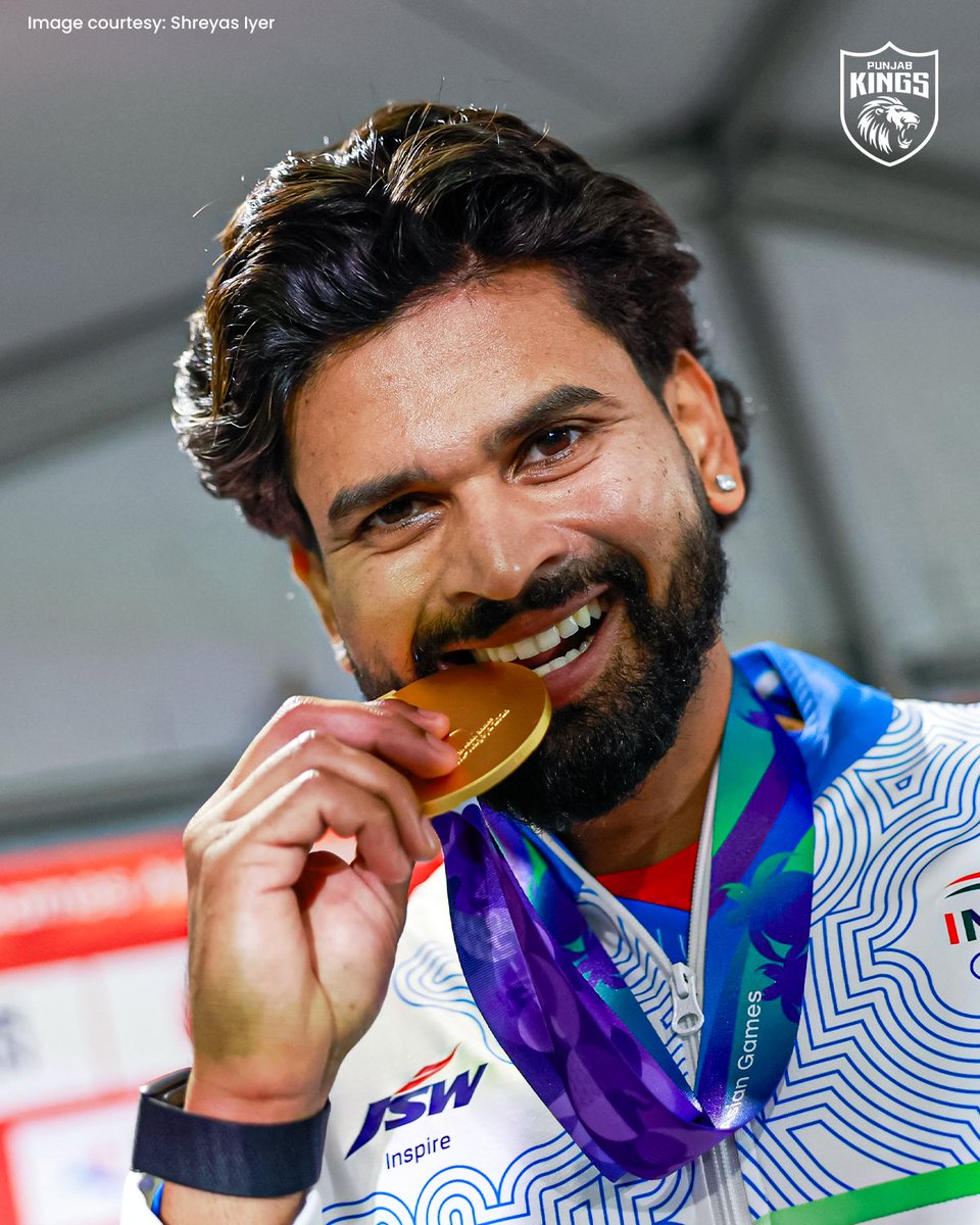 PunjabKingsIPL's tweet photo. 𝑺𝒐𝒉𝒏𝒆 𝒏𝒖 𝒔𝒂𝒃 𝒌𝒖𝒄𝒉 𝒔𝒐𝒉𝒏𝒂 𝒍𝒂𝒈𝒅𝒂 ❤️

#ShreyasIyer #AsianGames https://t.co/Ea4y5jIvwR
