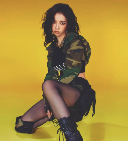 AboutMusicYT's tweet photo. aespa's Karina has the most viewed hashtag for a 4th generation kpop girl idol on TikTok, generating over 61 billion views. https://t.co/FYfHUW4Rhq