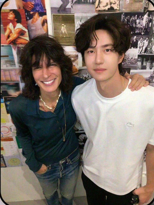 W1Baddict's tweet photo. โอ๊ยยยยยยย อย่างน่ารักเลยยยยย คุณเค้าดูเอ็นดูอี้ป๋อมากๆ

#WangYibo #LacosteSS27
#ParisFashionWeek #Lacoste https://t.co/uwzfndzOhS