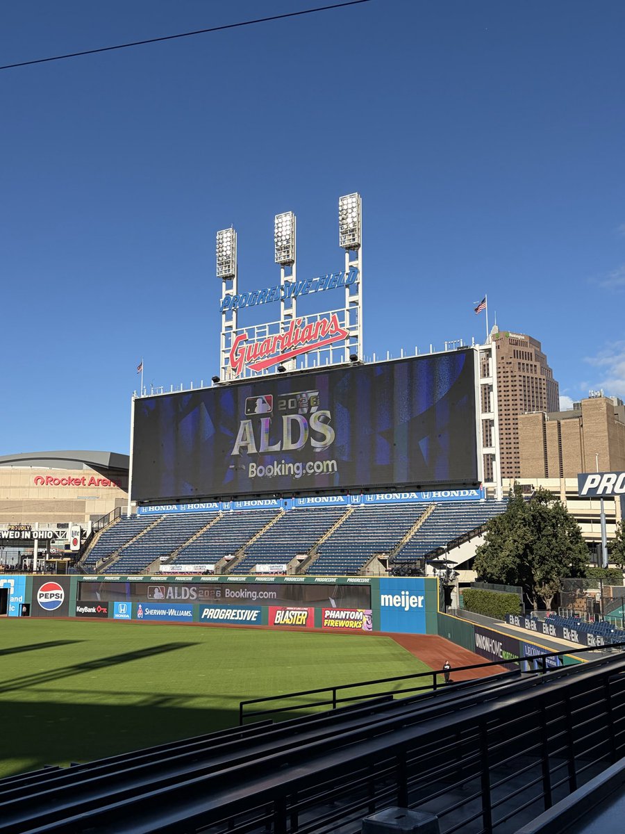GuardiansCD's tweet photo. Happy Postseason @TheCLE Thanks @megdonovan44 for gifting me one of your Dad’s ties. It’s an honor to wear it for today’s first game of playoffs in our quest for a long October @CleGuardians run! https://t.co/uK8aSBgGYJ