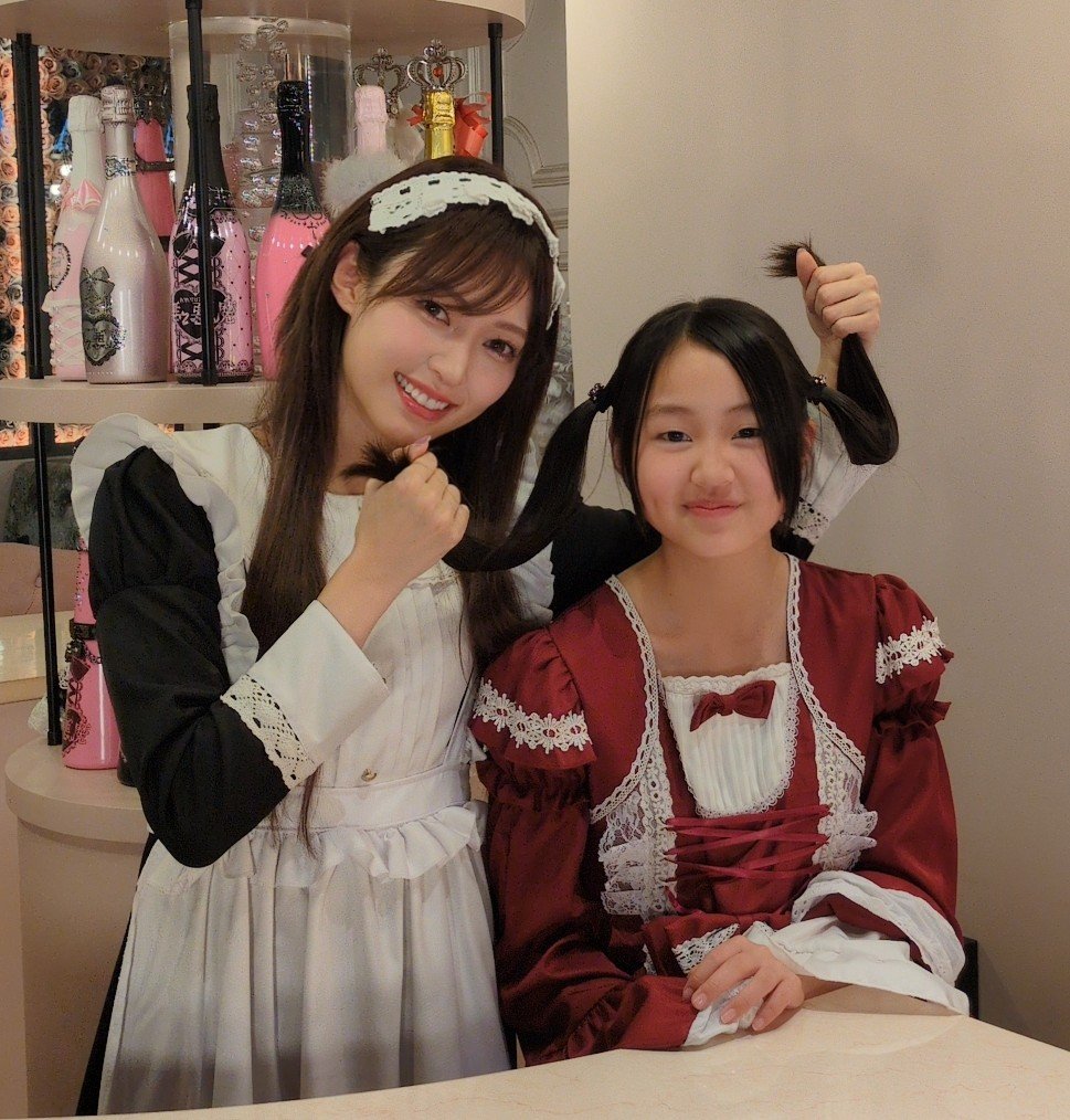 84BMNihccakanaT's tweet photo. 10月4日は天使の日。
映画「悪魔カフェへようこそFinis」に出演の二人。
役柄は悪魔ですが、まぎれもなく天使です。
ヴィネ役(左:山口真帆ちゃん@maho_yamaguchi)
リリム役(右:YUNOちゃん@YUNO01030211)
#天使の日 https://t.co/suHyzFbqri