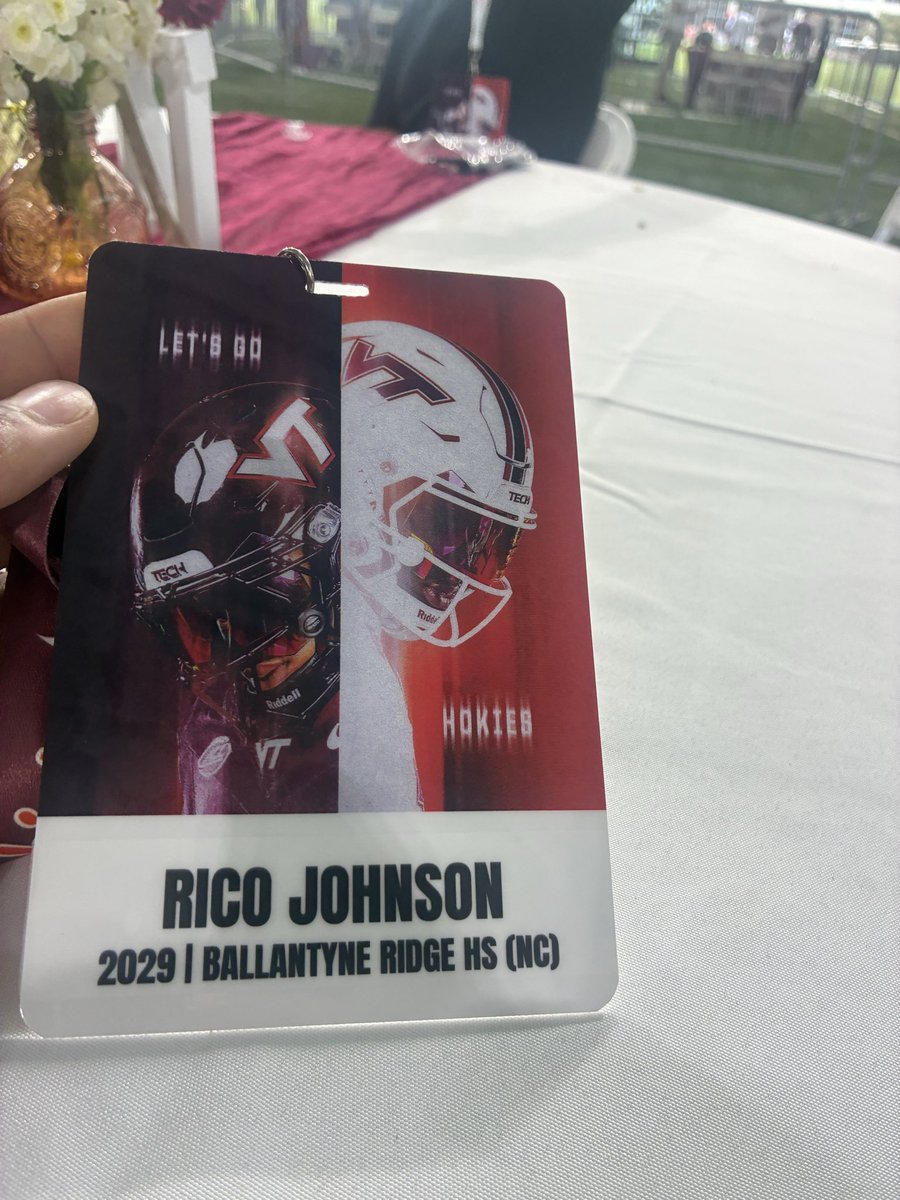 R1cojohnson's tweet photo. Blessed to receive the opportunity to visit Virginia tech @HokiesFB 

@FernandezCoach @Coach_Allen2018 @CoachGreenDBs @brhswolves_fb https://t.co/qEtiuxzPMM