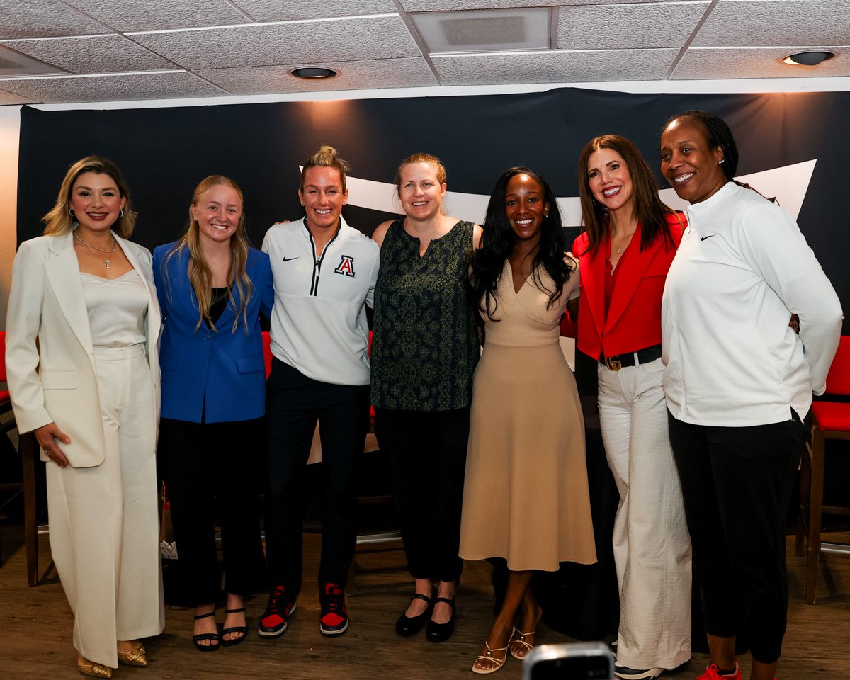 Big12Conference's tweet photo. A room full of stories, inspiration and women making an impact 👏

Thank you to everyone who joined us at @uarizona for the @Allstate Empowerment Luncheon and to our incredible panelists for sharing their stories, experiences and perspectives https://t.co/rUAv00DmiY