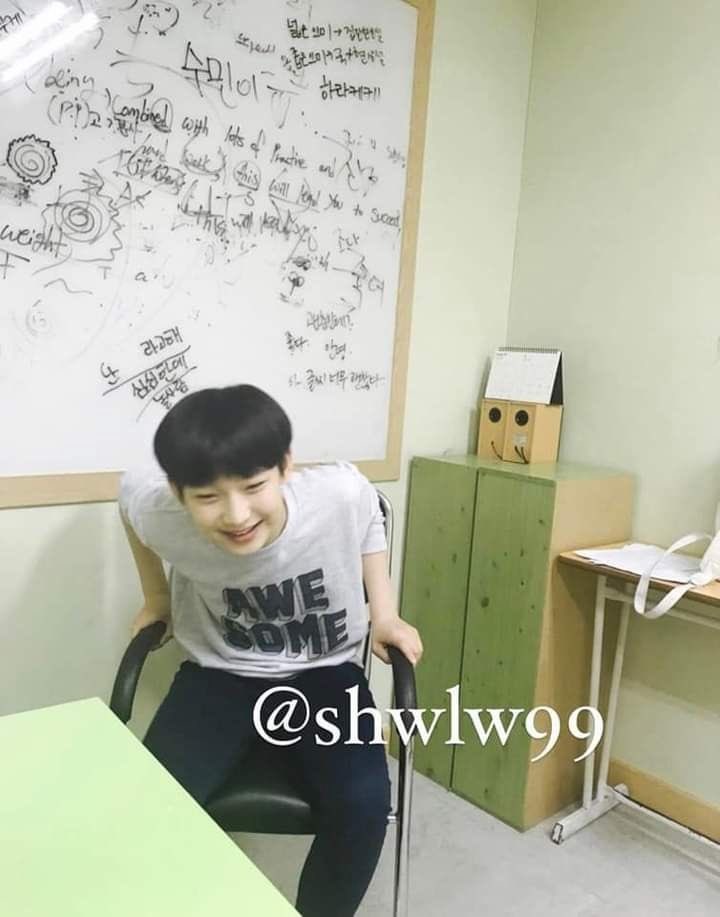 natsunoo624's tweet photo. 그니깐 너 이 얼굴로 100점 맞았다는거지?!
너무애긴데ㅜㅜ https://t.co/511wGZRbIt