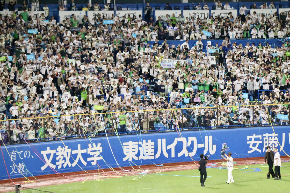 jingu_stadiumpr's tweet photo. 💐✨

#石川雅規 投手 #swallows #神宮球場 https://t.co/iKhDti0ksJ