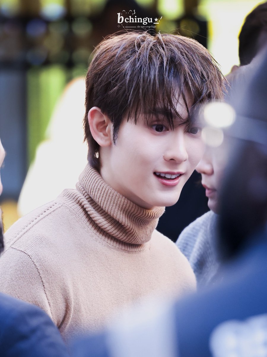 bchingu_'s tweet photo. But baby you look so shine, Book Kasidet ✨

BOOK X CELINE PFW27
#CELINE #CelineEte2027
#BookKasidet #MichaelRider #kasibook https://t.co/Y07BGmKp51